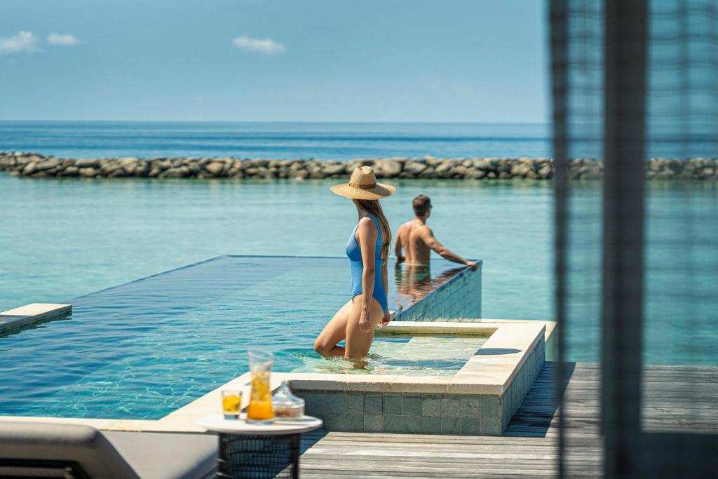 Four Seasons Landaa Giraavaru 5*